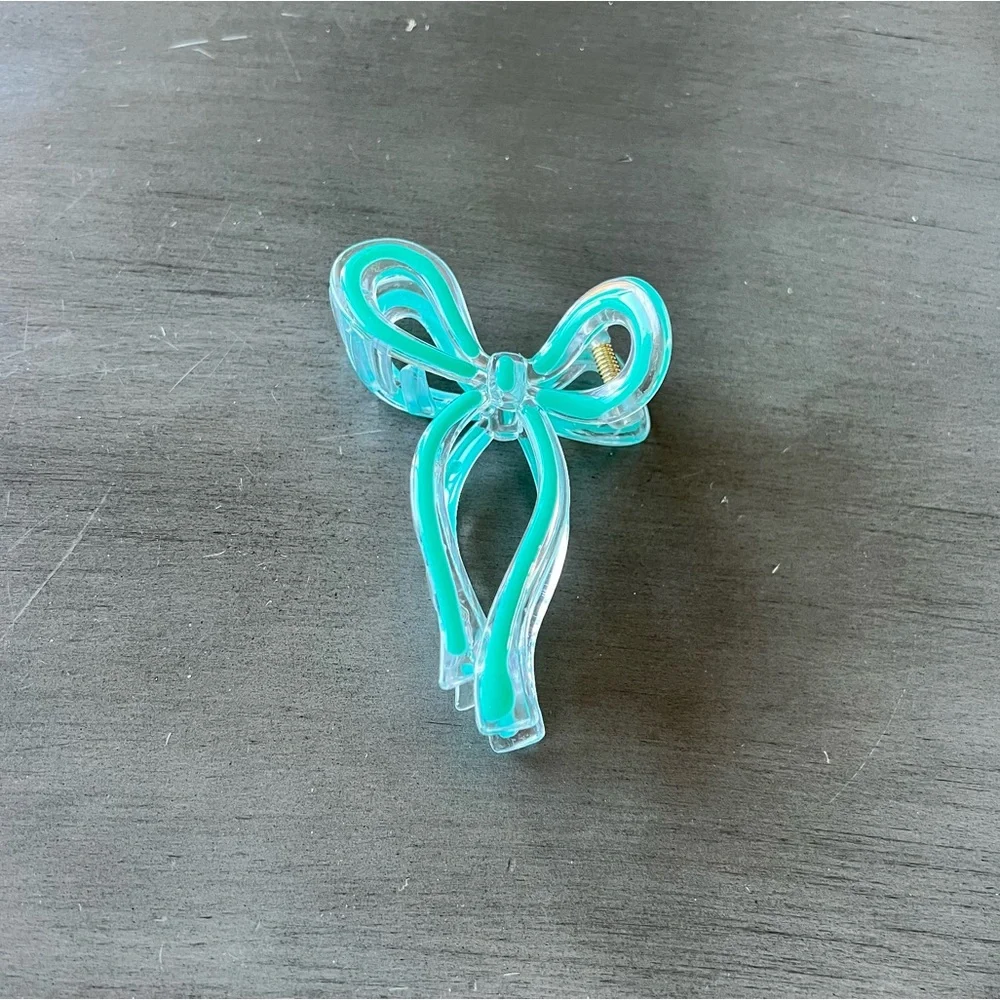 Light Green Aqua & Clear Transparent Edge 4
